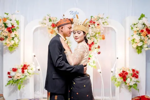 Foto sampul undangan Niko & Uchi