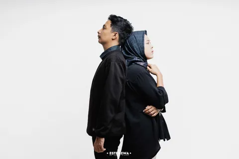 Foto sampul undangan Rizqy & Veny