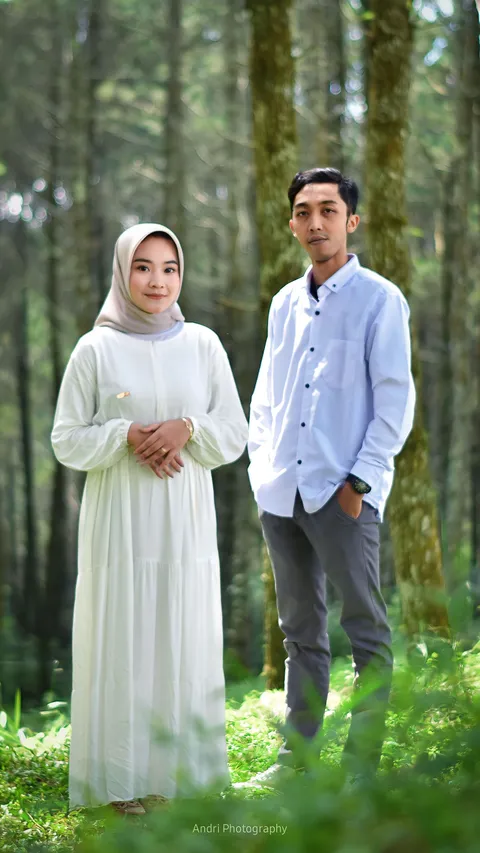 Foto sampul undangan Deri & Sindi