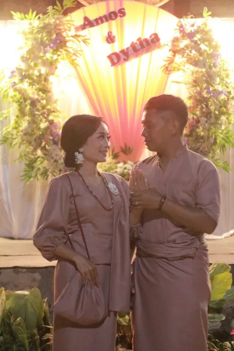Foto sampul undangan Amos & Dyta