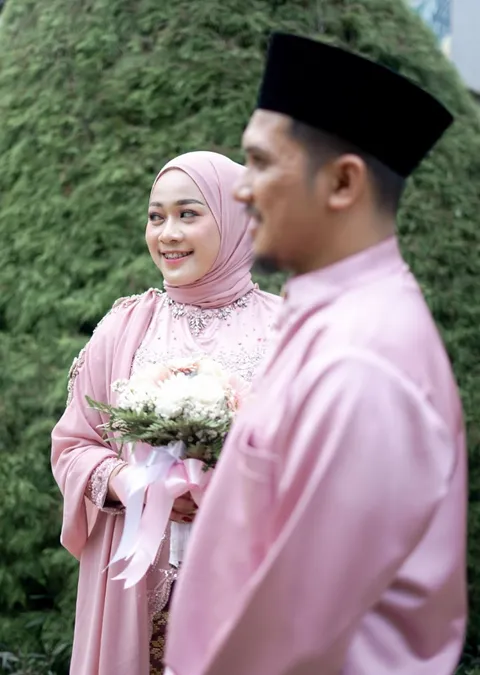 Foto sampul undangan Fuad & Virny