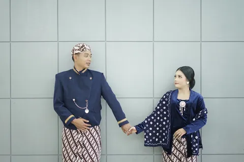Foto sampul undangan Iman & Laras