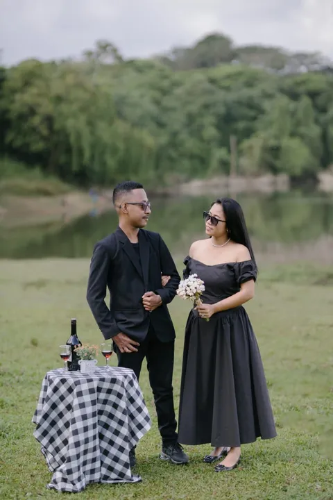 Foto sampul undangan Evia & Yossy