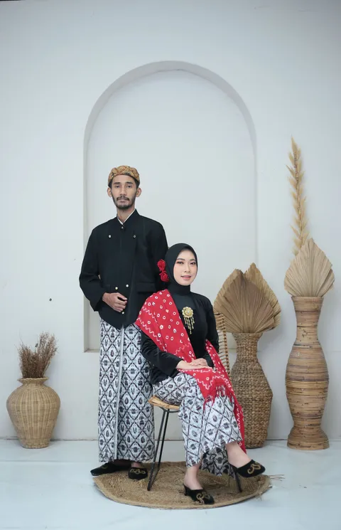 Foto sampul undangan Lili & Rendy