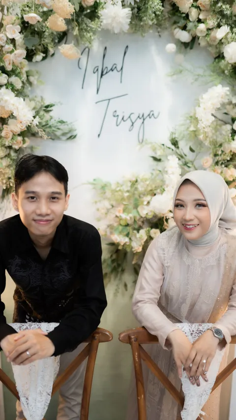 Foto sampul undangan Trisya & Iqbal