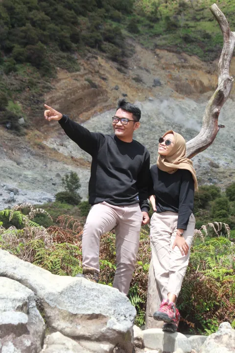 Foto sampul undangan Tari & Ridwan