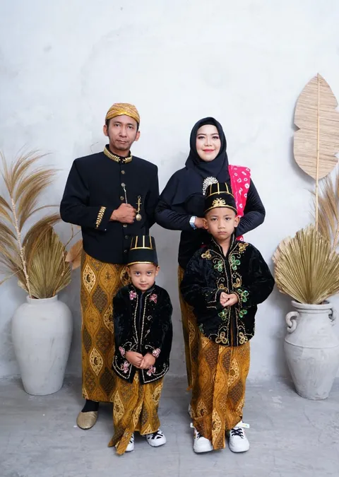 Foto sampul undangan Tasyakuran Khitan Ryan Dan Darren