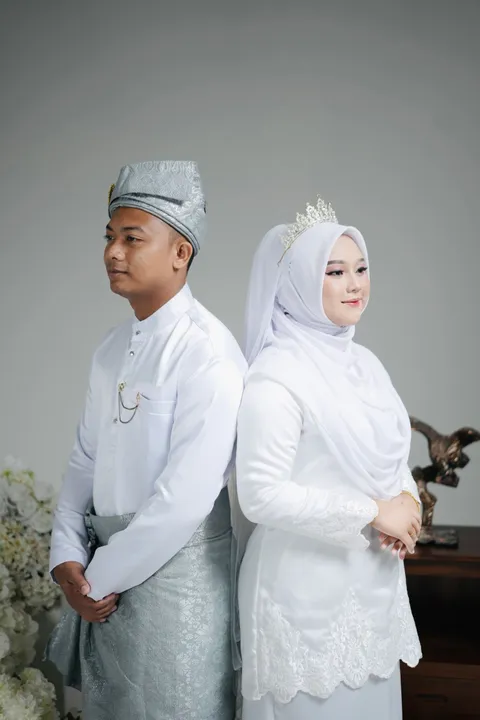 Foto sampul undangan Sri Laila Nur Azmi & Mohamad Hanis Hafizol Bin Zaladi