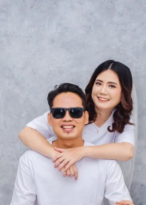 Foto sampul undangan Meti & Yansen
