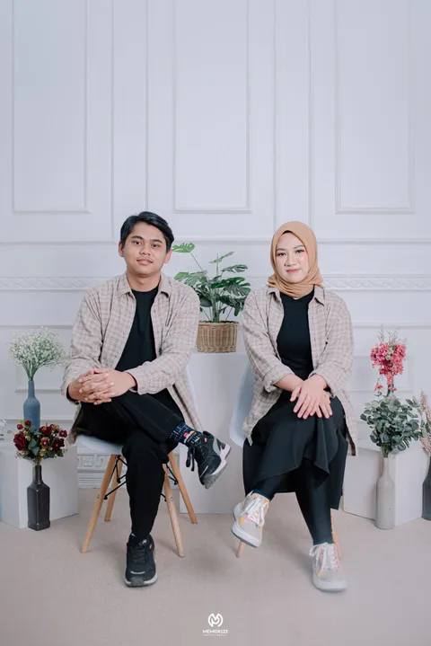 Foto sampul undangan Rossa & Reza