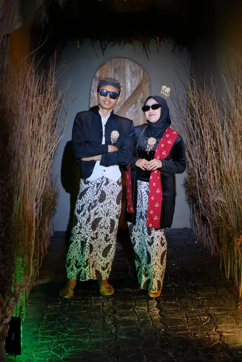 Foto sampul undangan Claresta Arminta Azmi & Alfi Zikri