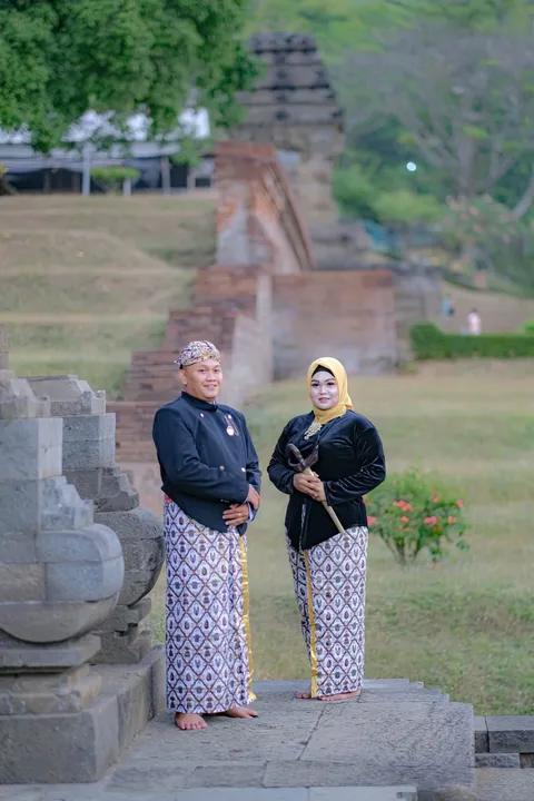 Foto sampul undangan Eko Satriyo Utomo & Khildatut Tatkiroh S. Kep,. Ners.