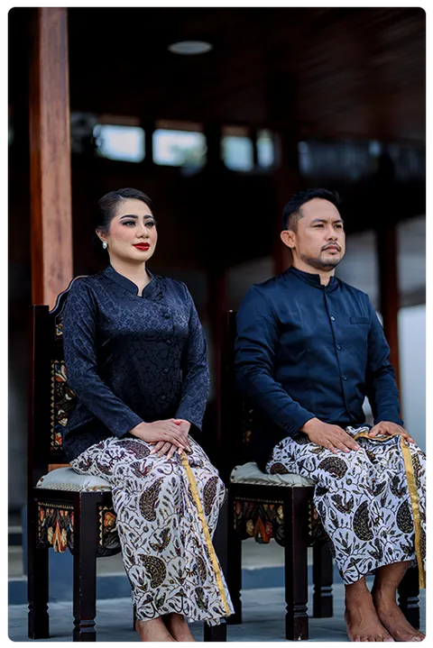 Foto sampul undangan Heny & Reno