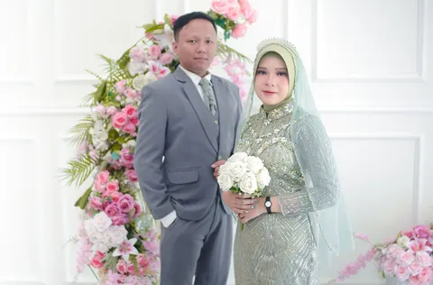 Foto sampul undangan Mahrus & Mitha