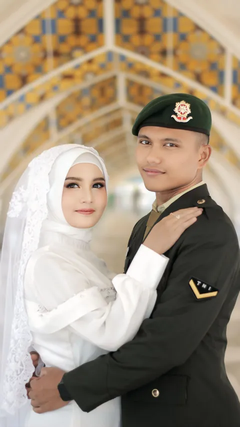Foto sampul undangan Lutfah & Bakhtiar