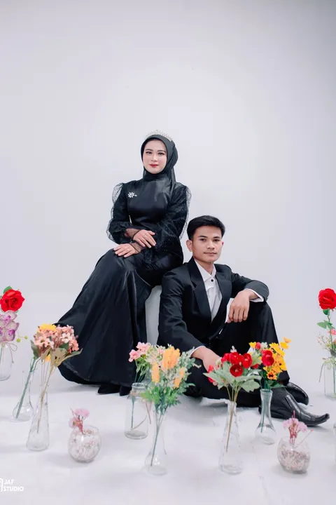 Foto sampul undangan Muhrodi & Sanari Aprilia