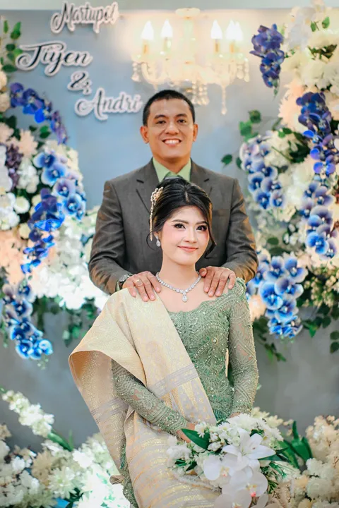 Foto sampul undangan Andri & Tyen