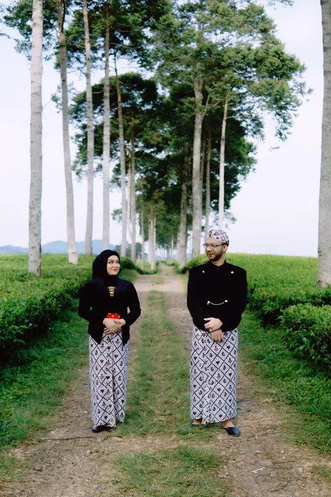 Foto sampul undangan Banu & Yuni