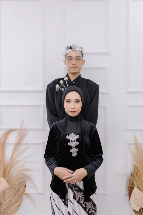 Foto sampul undangan Rulfhi & Westi