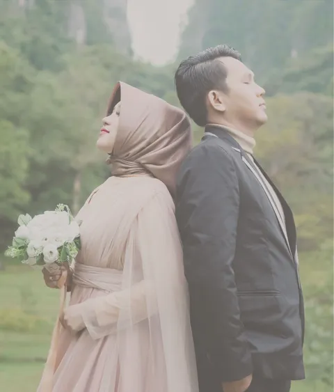 Foto sampul undangan Putri & Tenno