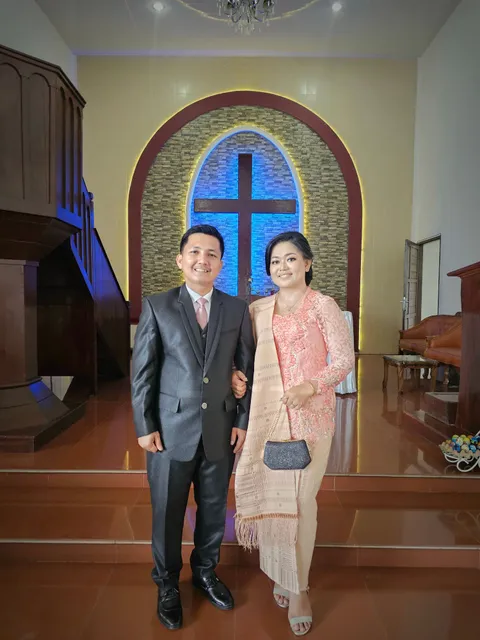 Foto sampul undangan Dina & Johan