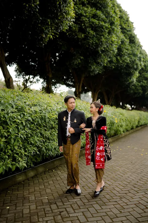 Foto sampul undangan Regi & Ine