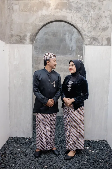 Foto sampul undangan Satria & Yuni