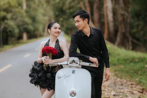 Foto sampul undangan Khai Voleak & Welly