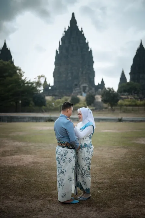 Foto sampul undangan Marni & Joko