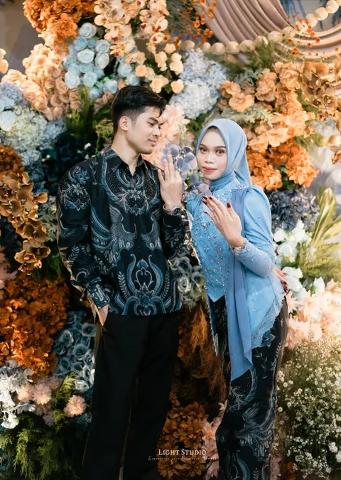 Foto sampul undangan Della & Rifky