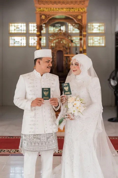Foto sampul undangan Riska & Reza