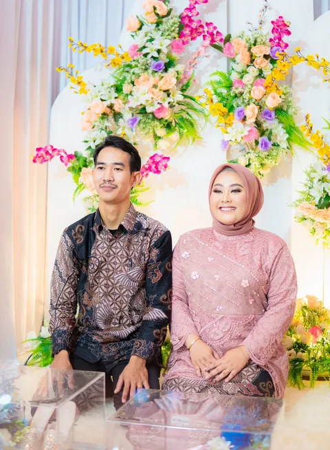 Foto sampul undangan Novi & Mahda