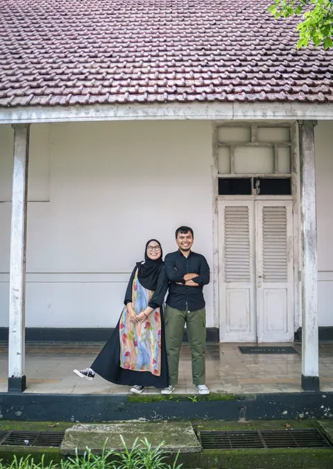 Foto sampul undangan Project & Elova