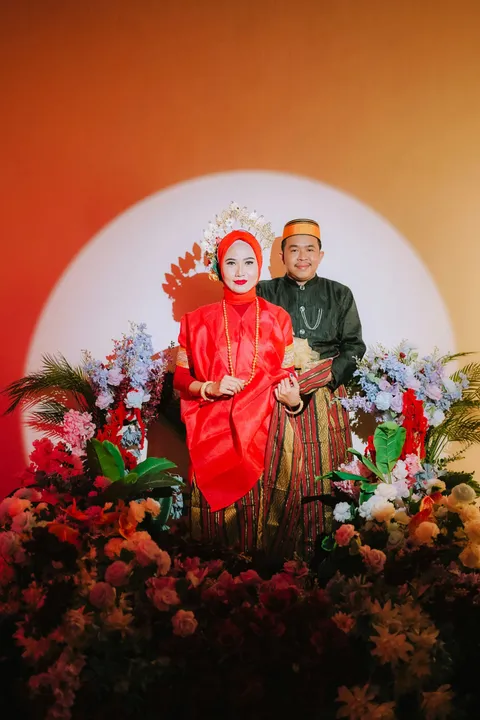 Foto sampul undangan Alya & Riski
