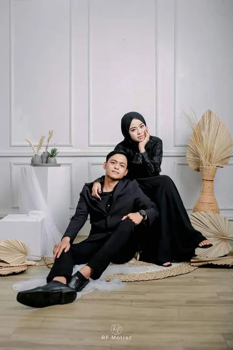 Foto sampul undangan Taupik & Desy