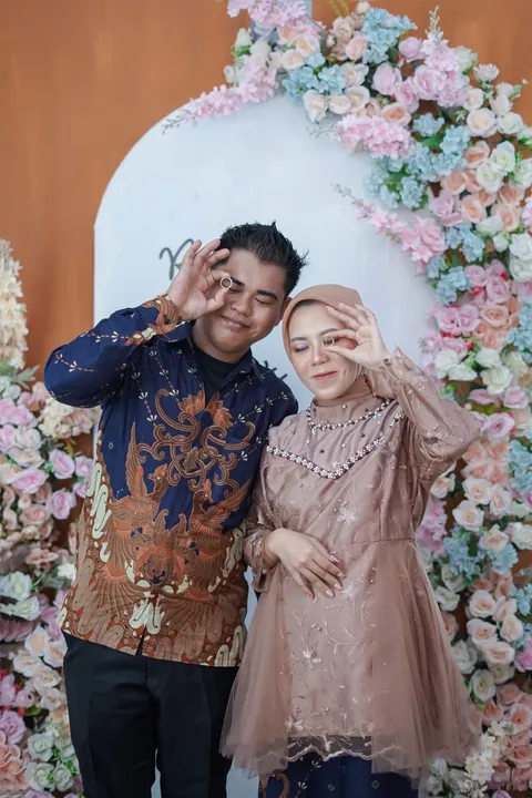 Foto sampul undangan Hosei & Ranti