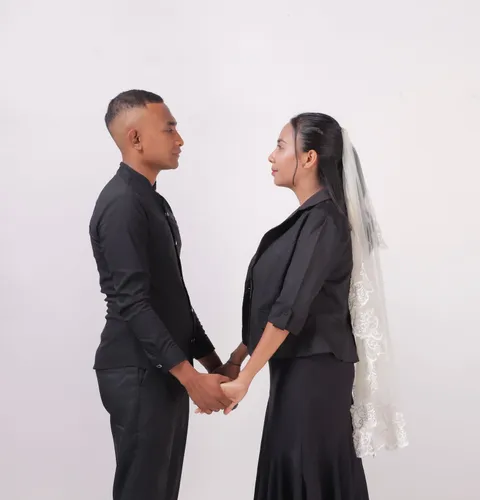Foto sampul undangan Lolyn & Pedro