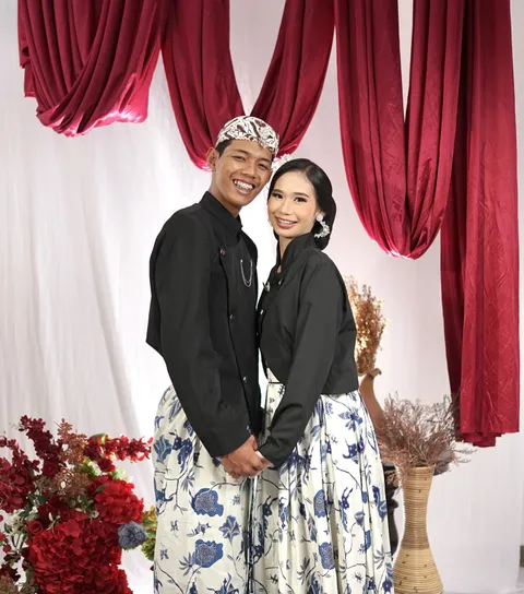 Foto sampul undangan Ninis & Firza