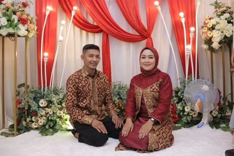 Foto sampul undangan Endo & Novi