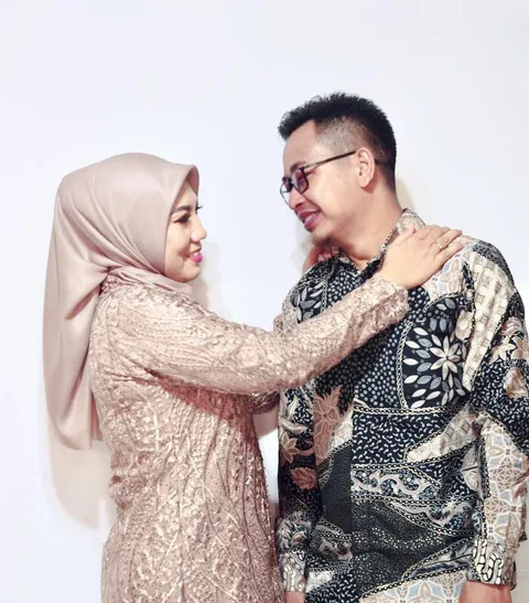 Foto sampul undangan Hasan & Yantie