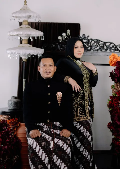 Foto sampul undangan Inv & Und