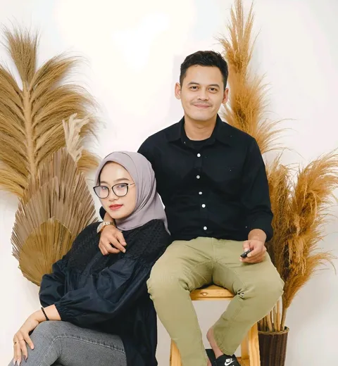 Foto sampul undangan Risma Auliya & Junizar Indira Pramana