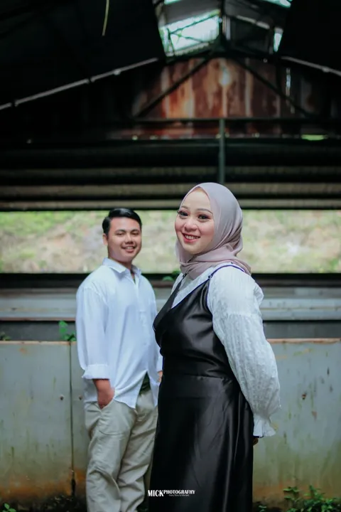 Foto sampul undangan Dewi & Reva