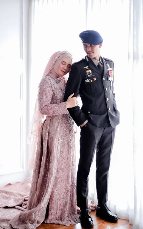 Foto sampul undangan Ramly & Desva