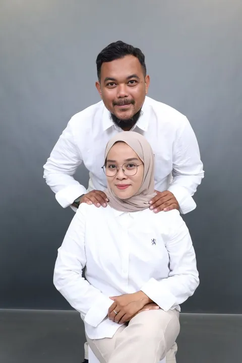 Foto sampul undangan Nurhayati & Descha