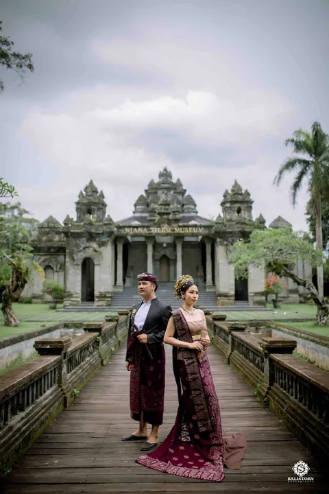 Foto sampul undangan Pebi & Yoga