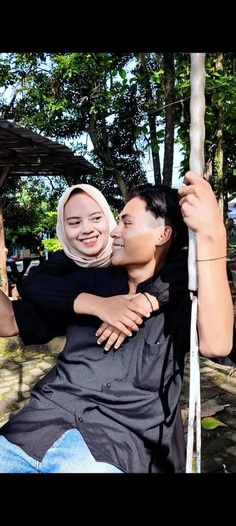 Foto sampul undangan Annisa & Riki