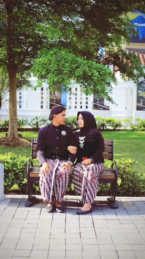 Foto sampul undangan Mia & Dedi