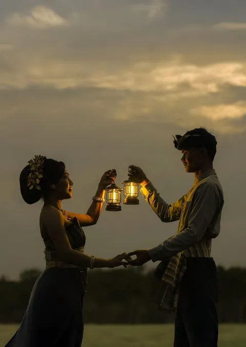 Foto sampul undangan Lovestory & And