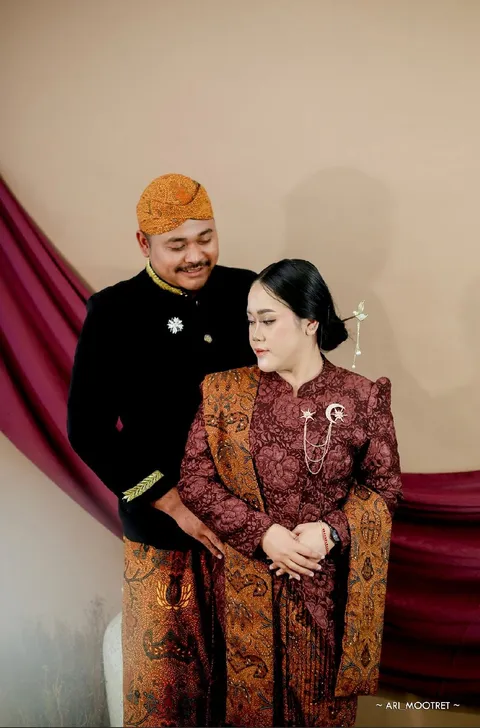 Foto sampul undangan Dyan Frestantika & Riyan Miftahul Huda
